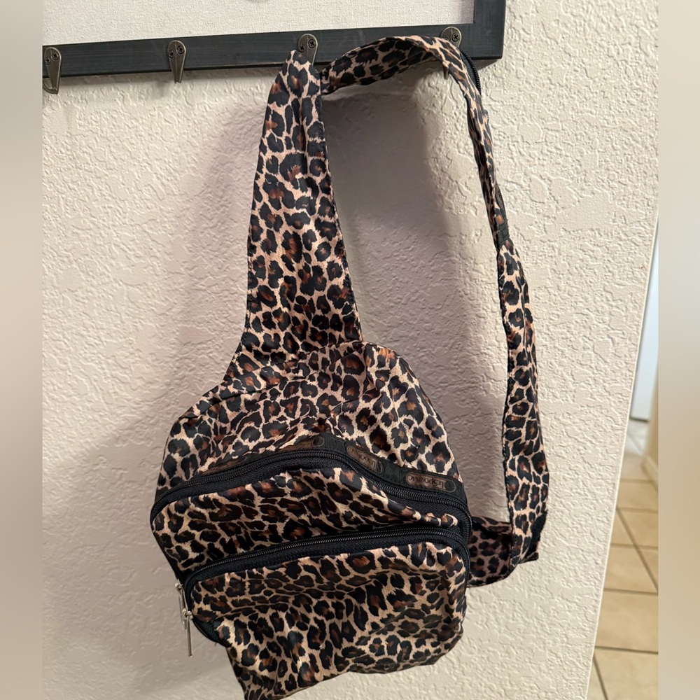 LeSportsac Leopard Print Women's crossbody Bag